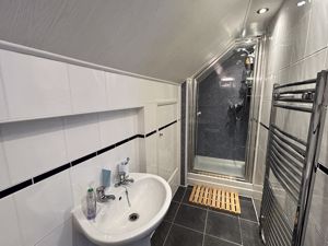 Photo 32- click for photo gallery